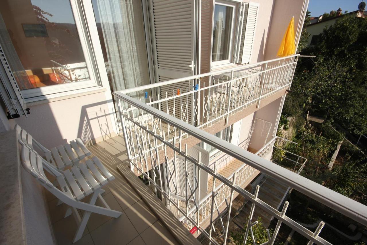 Apartments With A Parking Space Rabac, Labin - 7410 Esterno foto